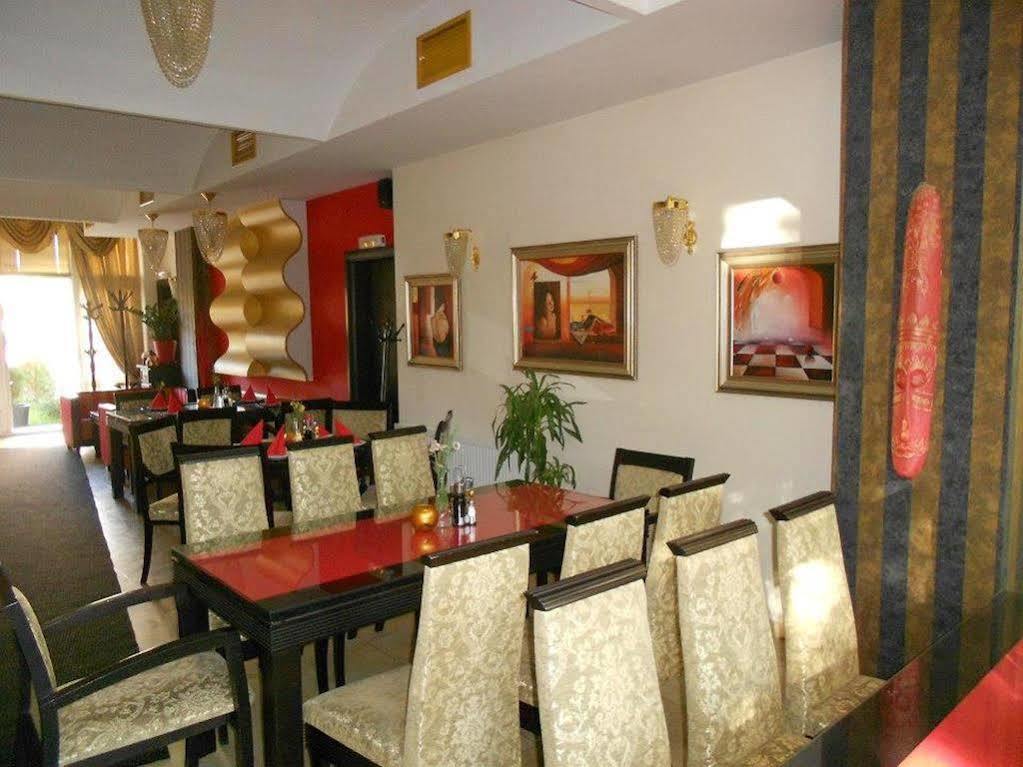 Gala-Garden Hotel Bitola Buitenkant foto