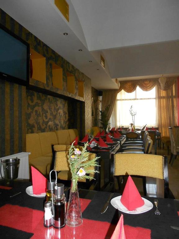 Gala-Garden Hotel Bitola Buitenkant foto